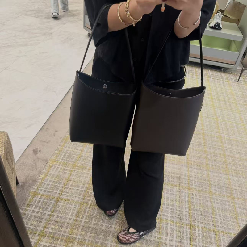 Fashion Smiley-Mouth Shoulder  - Luxury Bags Sales recension och pris